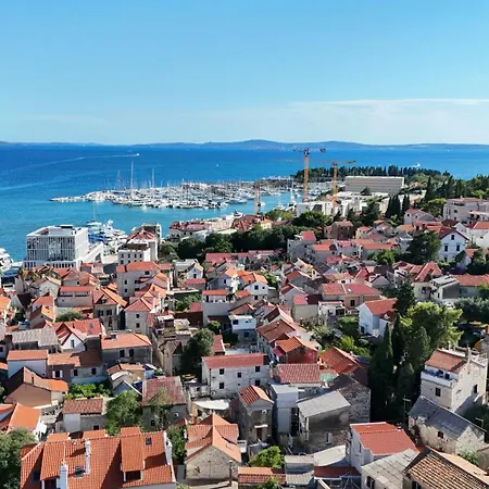 Διαμέρισμα D Luxury 2025 *