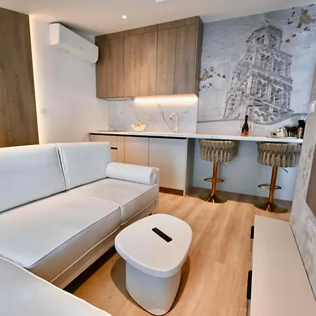 D Luxury 2025 *