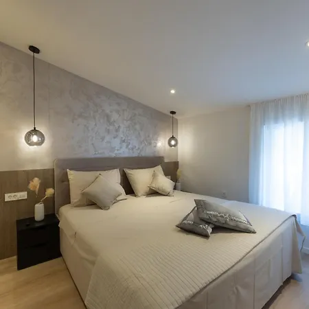 D Luxury 2025 ספליט